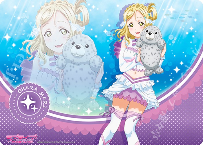キャラクター万能ラバーマット ラブライブ！サンシャイン!! 「小原 鞠莉」ぬいぐるみ抱っこVer. | 販売 | サプライ