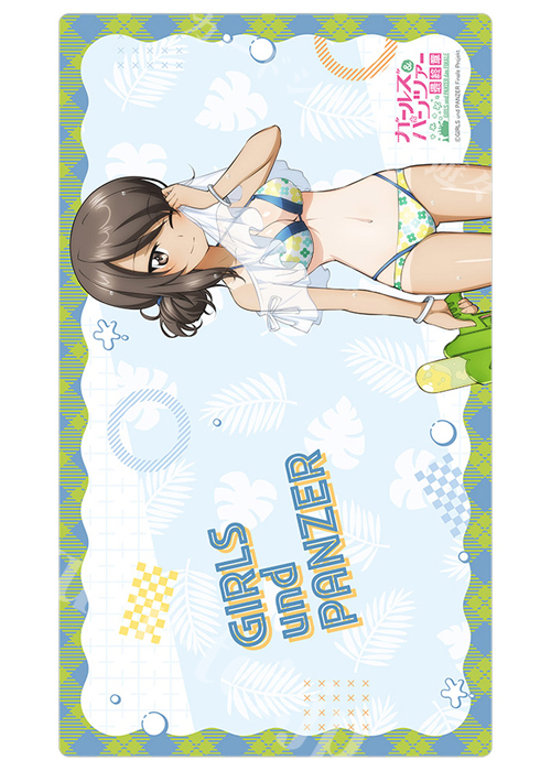 カーテン魂 ガールズ＆パンツァー 最終章 描き下ろしラバーマット 『ミカ／水鉄砲 日焼けVer.』(8月下旬 発売)