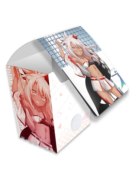 劇場版「Fate/kaleid liner プリズマ☆イリヤ Licht 名前の無い少女」 描き下ろしデッキケース 『クロエ／レースクイーン』 | 販売 | サプライ